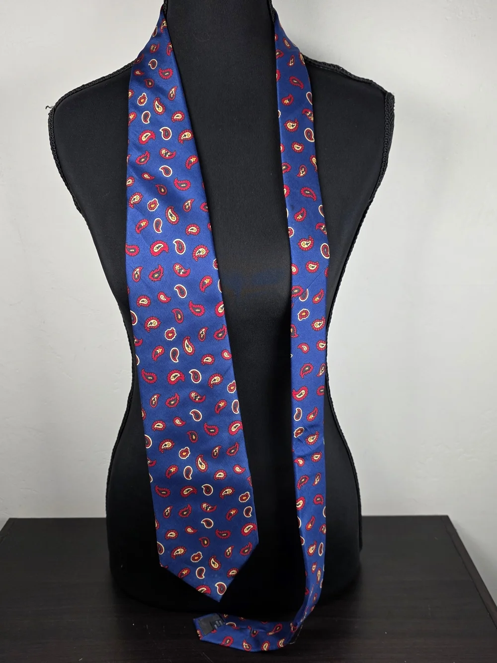 Vintage Façonnable 100% Silk Italian Paisley Tie